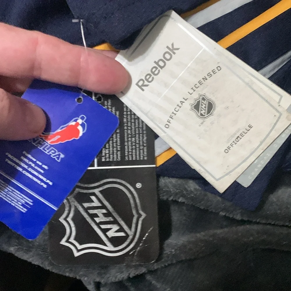 NHL Buffalo Sabres Ryan Miller jersey - Picture 6 of 6